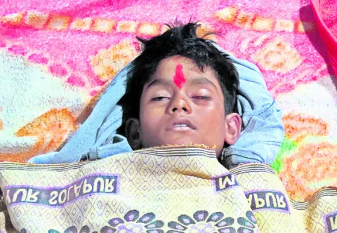 సైకిల్‌పై నుంచి కింద పడి విద్యార్థి మృతి 