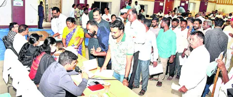 సమస్యలు వేనవేలు.. తీర్చర సార్లూ?