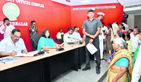 ప్రజావాణి అర్జీలను త్వరగా పరిష్కరించాలి 