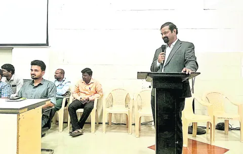 ఆర్జీయూకేటీలో అకడమిక్‌ రివ్యూ మీటింగ్‌