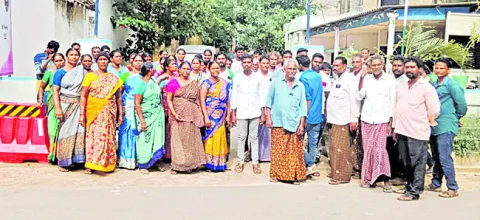 కులం పేరుతో దూషణ, దాడి 