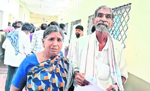 మా కూతురి నుంచి రక్షించండి

