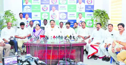 బాబు మోసకారి..