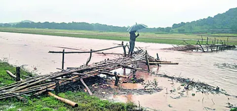 రైలు ప్రయాణం చార్జీలు పెంపు 