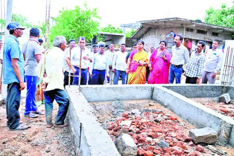 ‘ఇందిరమ్మ’ నిర్మాణాలు వేగవంతం చేయాలి