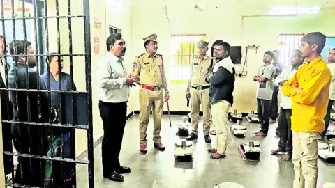 పరకాల సబ్‌జైలు తనిఖీ
