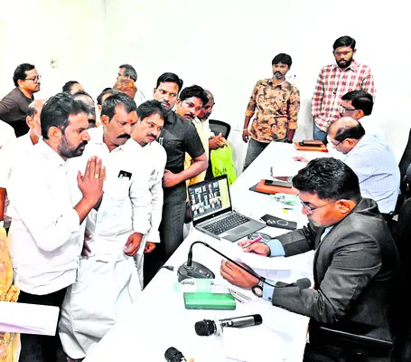 ఉపాధిలో అంతులేని అవినీతి