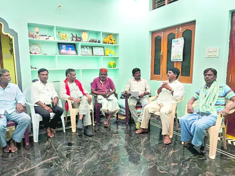 దాడి చేసిన వారిని అరెస్టు చేయాలి