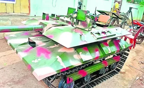 A Youngster From East Godavari Makes Mini Battle Tanker