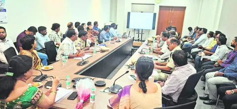 పరిశ్రమల్లో భద్రతా చర్యలు తప్పనిసరి