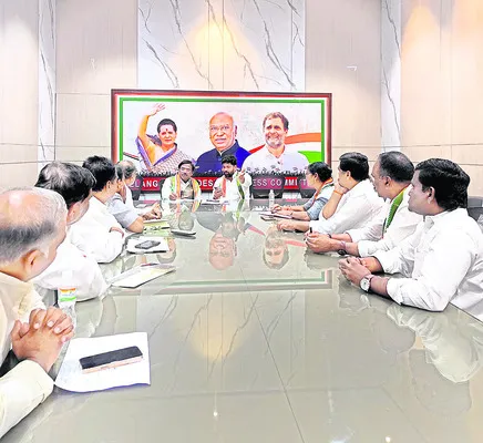 పార్టీ పటిష్టతకు కృషి చేయాలి