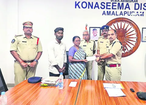 మేము సైతమంటూ ముందుకొచ్చి..
