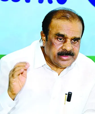 ఎన్ని ఆంక్షలు పెట్టినా  ప్రజల పక్షమే 