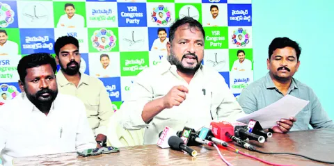 రైతన్నలపైనే రౌడీషీట్‌ తెరుస్తారా బాబూ? 