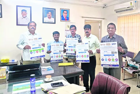 పెరటి కోళ్ల పెంపకంతో ఆదాయం 