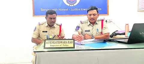 ఇసుక లారీ పట్టివేత