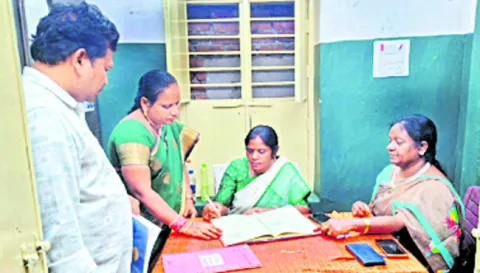 బాలలకు మౌలిక సదుపాయాలు కల్పించాలి 