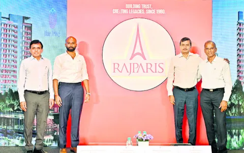 ఈసీఆర్‌లో కొత్త ఐకానిక్‌గా రాజ్‌ పారిస్‌ 