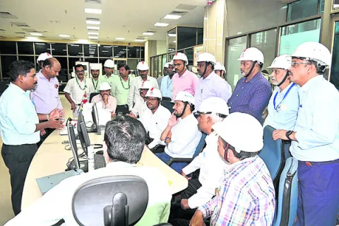 ఎస్టీపీపీని అగ్రగామిగా నిలపాలి