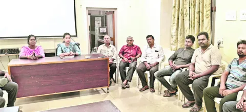 ఆర్టీసీ ఖాళీ స్థలాల్లో వ్యాపారాలతో అభివృద్ధి 