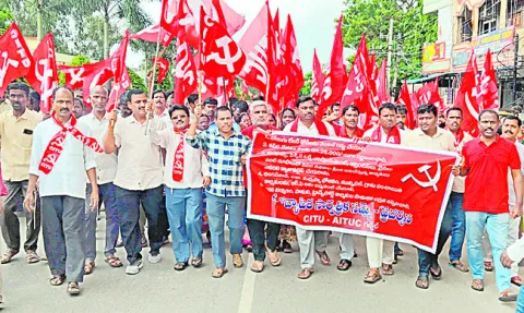 పని గంటల పెంపు తగదు 