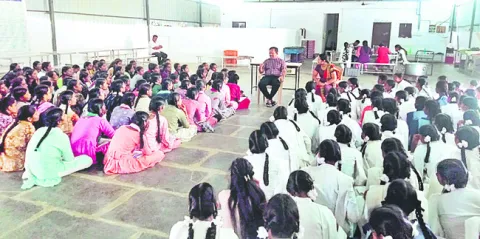 చెడు అలవాట్లకు దూరంగా ఉండాలి