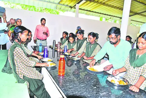 ప్రభుత్వ స్కూళ్లలో మెరుగైన ఫలితాలు రాబట్టాలి