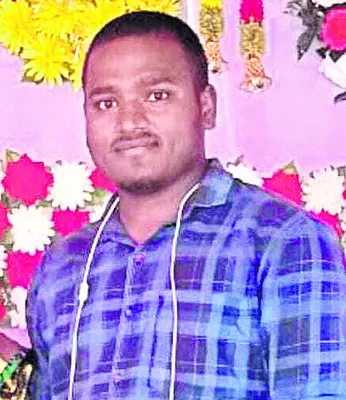 చికిత్స పొందుతూ యువకుడి మృతి 