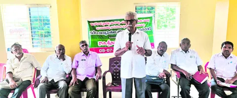కరేడు రైతులకు అండగా నిలవాలి 