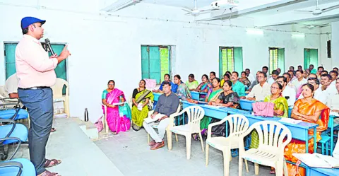 గుణాత్మక విద్యనందించాలి