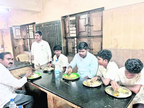 విద్యార్థులకు అర్థమయ్యేలా బోధించాలి