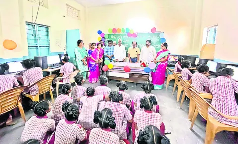 ఉద్యోగులు సమయపాలన పాటించాలి
