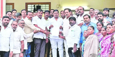 గుమ్మడిదల రైతులకు అండగా ఉంటా 