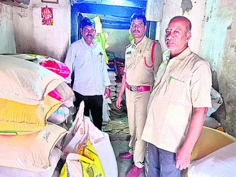3250 రేజీల రేషన్‌ బియ్యం పట్టివేత