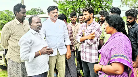 దళితులపై దాడి చేసిన వారిని శిక్షించండి 