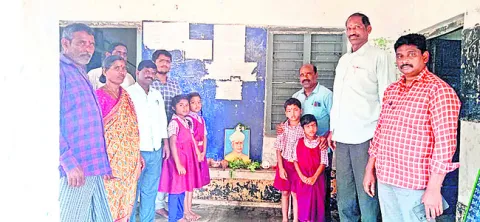 పుష్కరకాలం తర్వాత తెరుచుకున్న బడి 