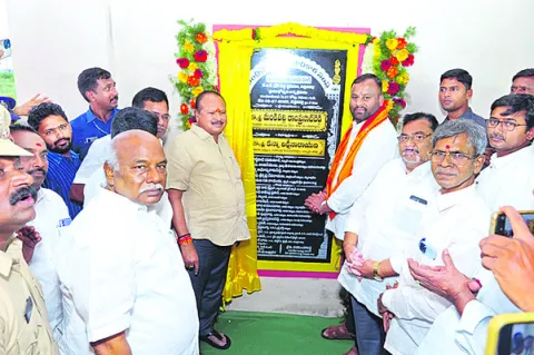  ● సివిల్‌ వ్యవహారంలో  డబ్బుల దగ్గర వివాదం  ● ఇద్దరు న్