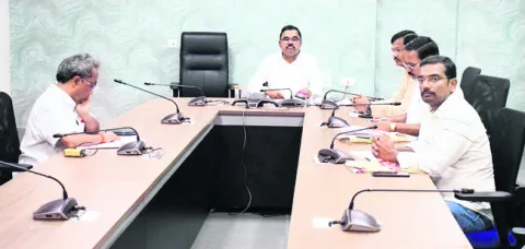 లైసెన్స్‌డ్‌ సర్వేయర్ల పరీక్షకు ఏర్పాట్లు 