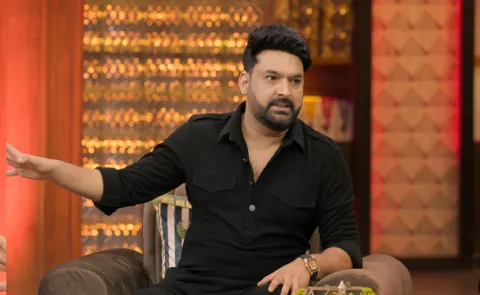 Unknowm person fires at comedian Kapil Sharma Care in Canada 