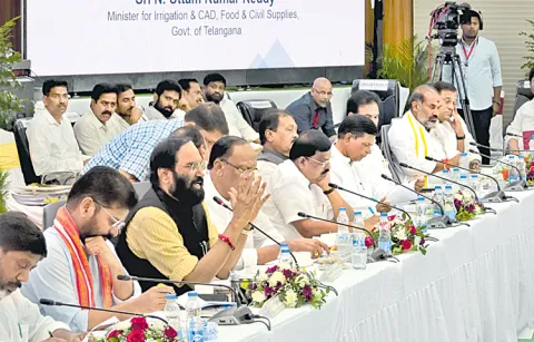 Uttam Kumar Reddy PowerPoint presentation at Praja Bhavan