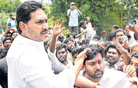 YSRCP chief YS Jaganmohan Reddy visits Chittoor district7