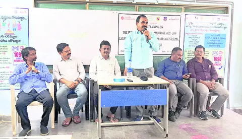 బాల్యవివాహాలను అరికట్టాలి