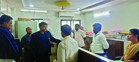 అధికారులకు జెడ్పీ సీఈఓ క్లాస్‌ 