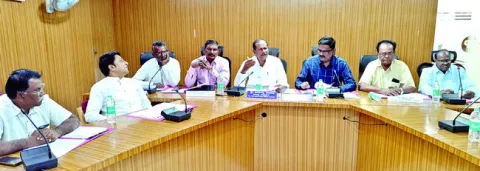 బ్యాంకు రుణాలకు  గ్యారెంటీ సొమ్ము జమ తగదు 