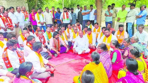 ప్రభుత్వానిది భూ దందా 