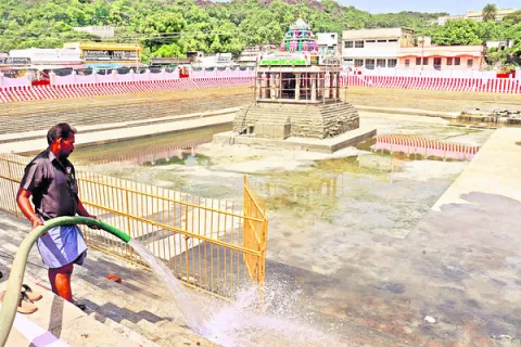 శరవేగంగా పుష్కరిణి పనులు 