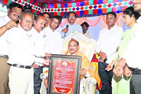 న్యాయమూర్తికి ఘనంగా వీడ్కోలు సత్కారం 