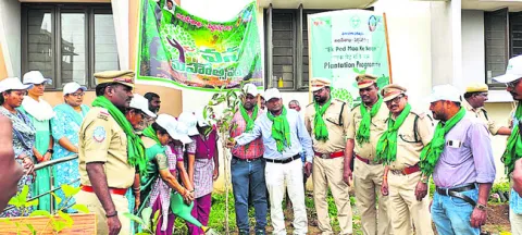 పర్యావరణాన్ని కాపాడాలి