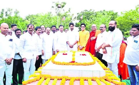 ప్రపంచ పర్యాటక కేంద్రంగా బుద్ధవనం