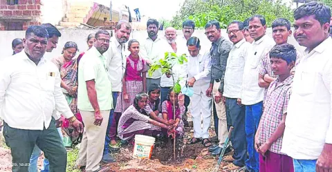 వన మహోత్సవంతో పచ్చదనం